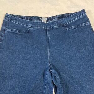 Catherines Essential Flat Front denim pull-on capris plus size